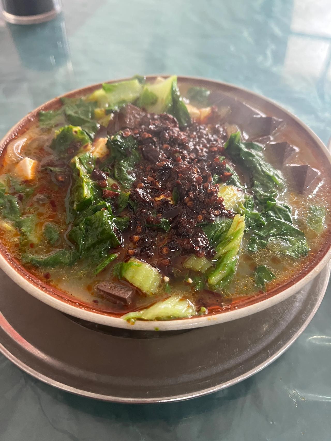 我的早餐6元钱的扁粉菜➕2元钱的葱油饼=8元钱的安逸[呲牙][呲牙][呲牙]