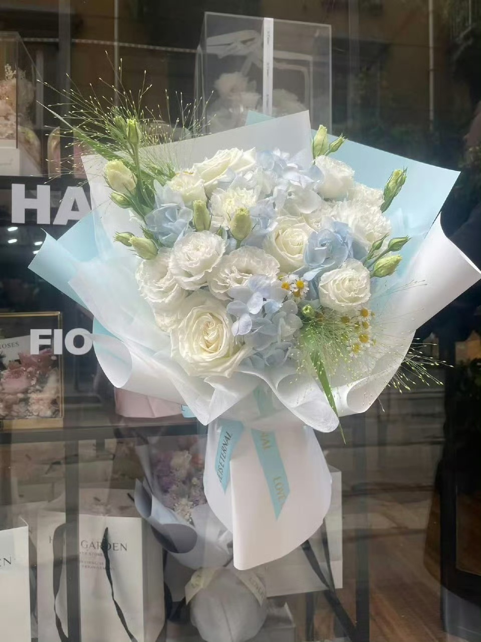 娱乐[超话]鞠婧祎粉丝米兰应援鞠婧祎米兰粉丝应援鞠婧祎米兰粉丝应援，好幸福~ ​