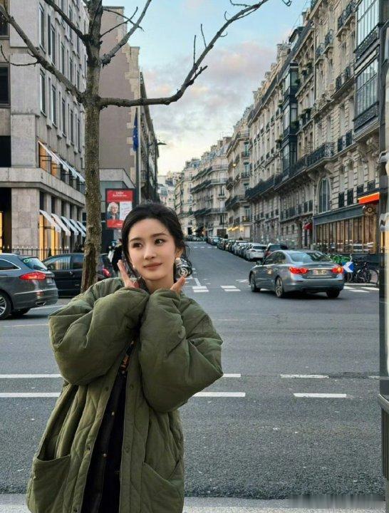 娱乐[超话]杨幂说国庆想去旅行杨幂让大家推荐旅行目的地杨幂说国庆想去旅行，来找我