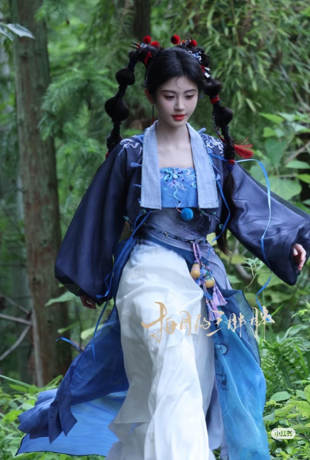 鞠婧祎来战已经有九套造型了，有你喜欢的吗？ ​​​