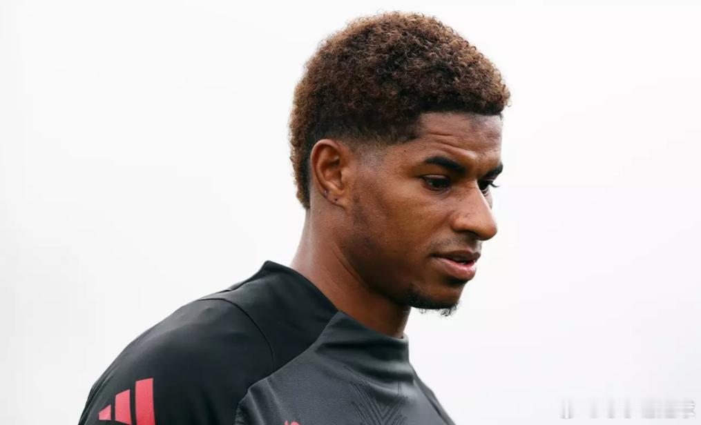 在《巴斯比之路》播客节目中，曾在曼联一线队任职18年的前按摩师罗德·索恩利表示，