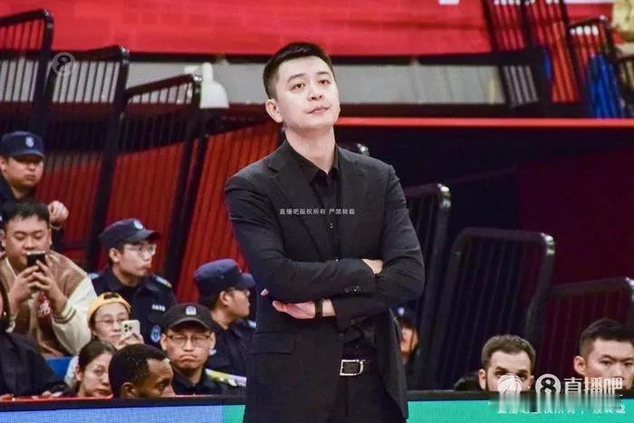 说谁呢？今天辽宁男篮主场经过四节苦战，以104-101险胜北控男篮。赛后新闻发布