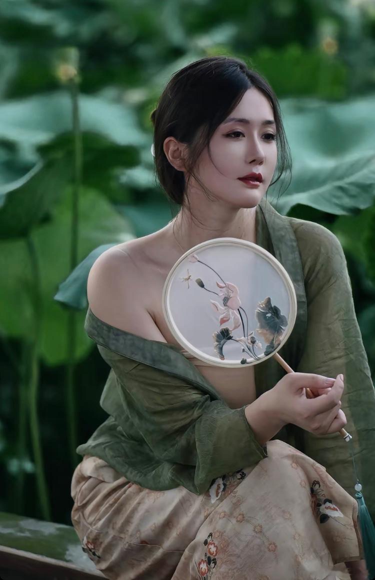 兴尽晚回舟 误入藕花深处 ​​​