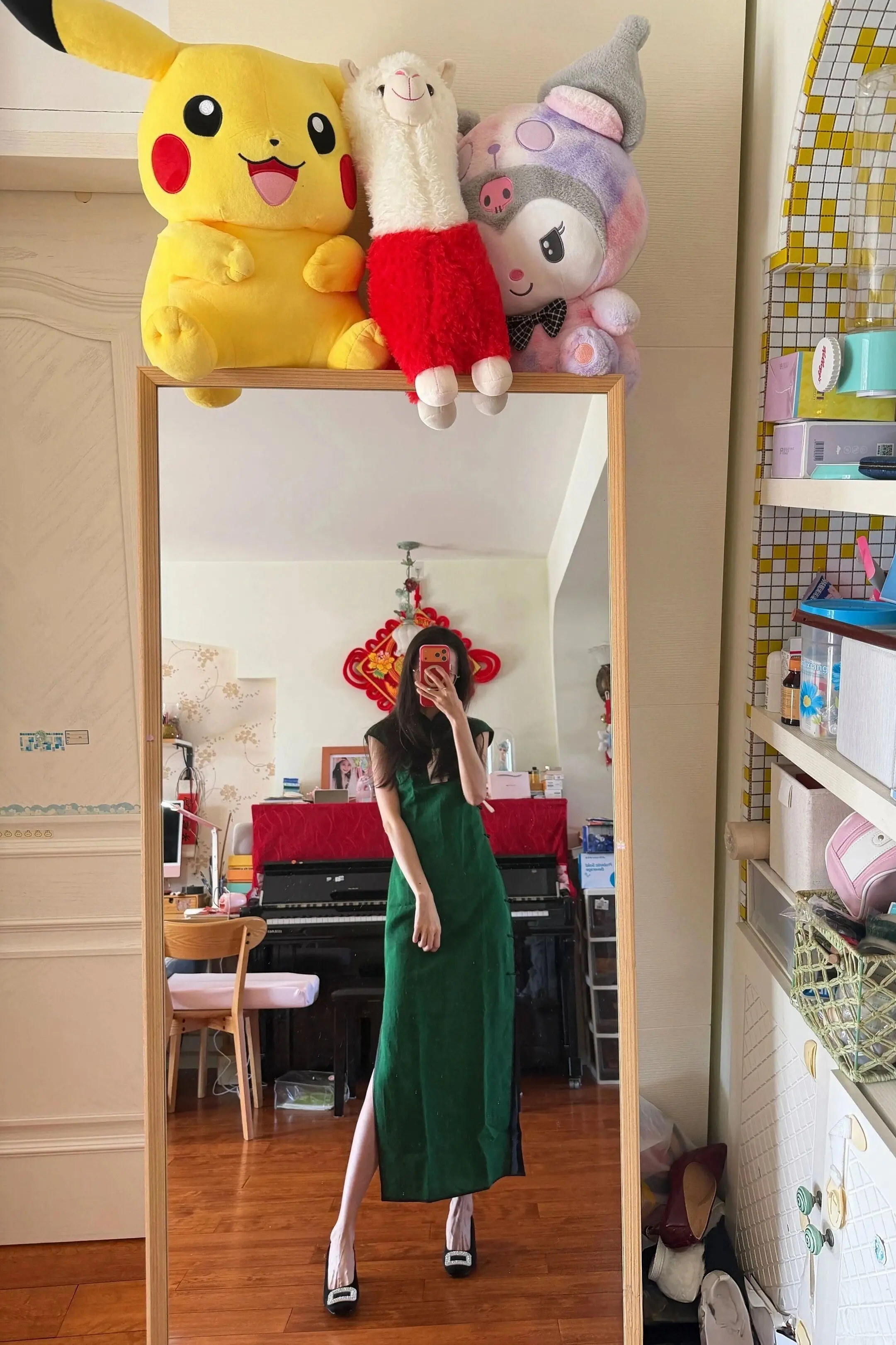 今日穿搭 久违的穿搭秀 是不是很意外 居然这么快就有更新了 但是我想说...