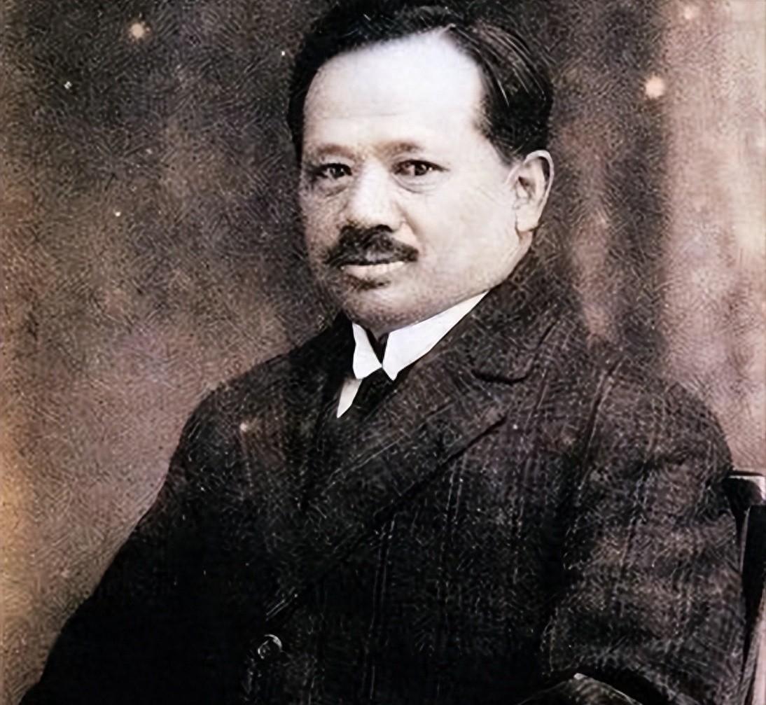 1943年宋氏三姐妹罕见合影，同坐一排背后其实各怀心事，真实关系远没有表面看起来
