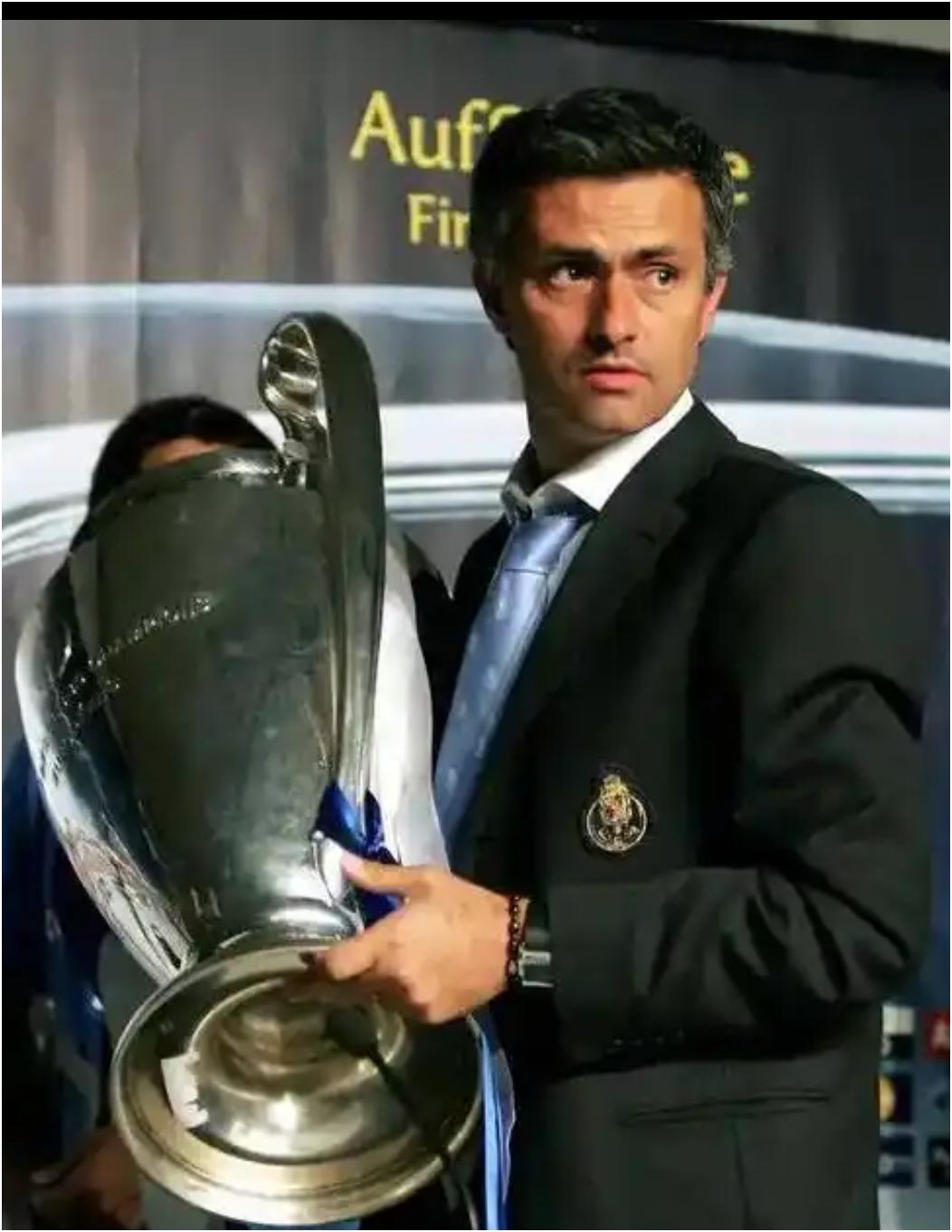 欧冠附加赛这赛程安排得挺好，首回合在大年初一、大年初二晚上。
焦点大战无疑是若泽