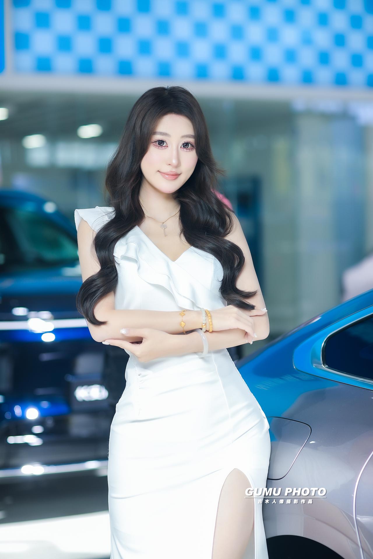 2025贵阳汽车文化节长安汽车展台模特小姐姐