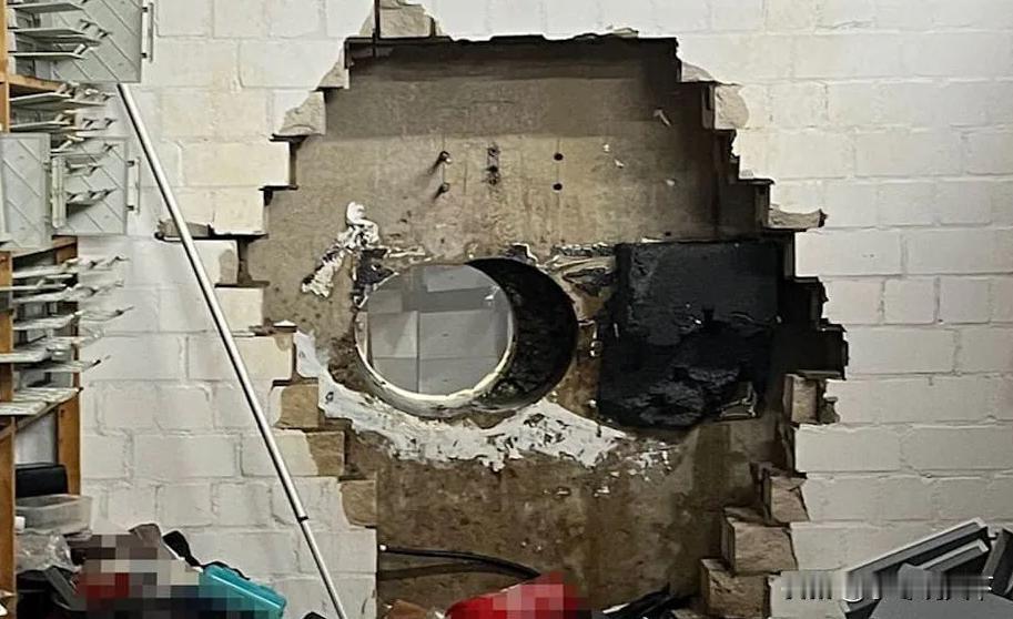 欧洲又现离奇劫案：窃贼打洞进入银行金库！

当地时间12月29日，德国西部盖尔森