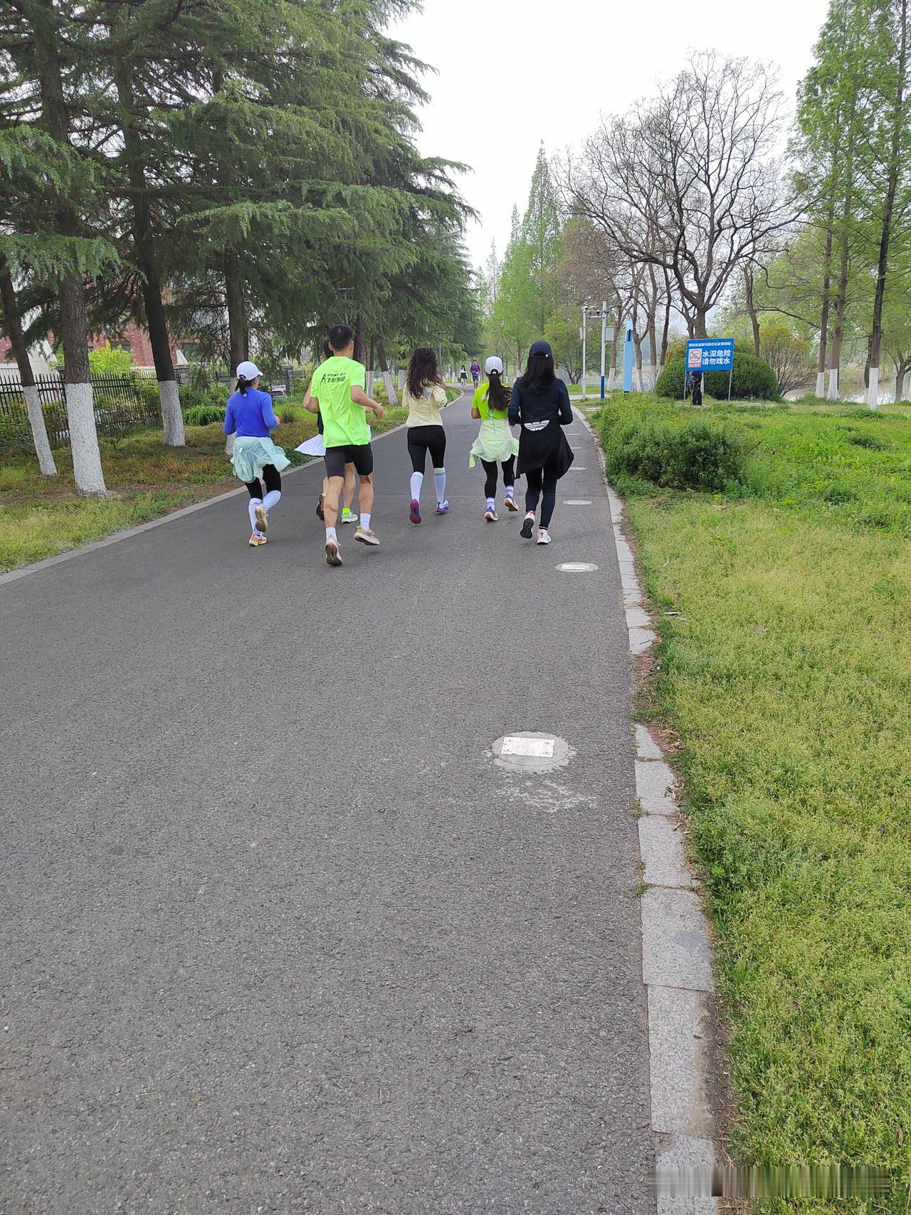 人到中年，除了钱什么最重要了除了身体健康最重要，其他都是浮云。