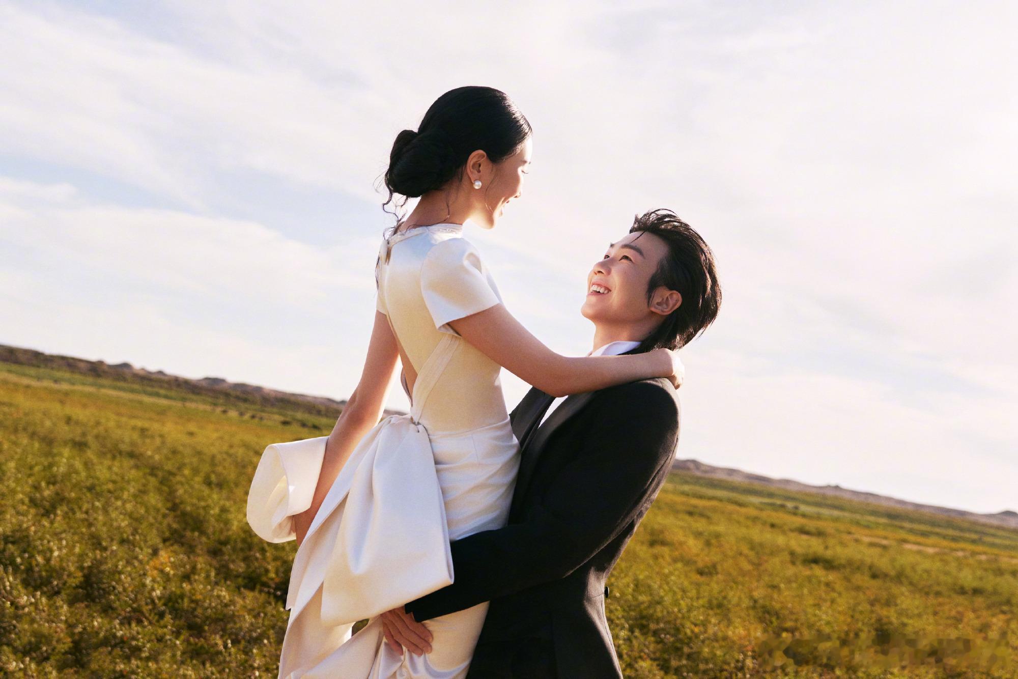 白举纲称妻子勇敢自由白举纲官宣结婚✨“何其有幸，迎娶到这样一个勇敢、自由、浪漫而