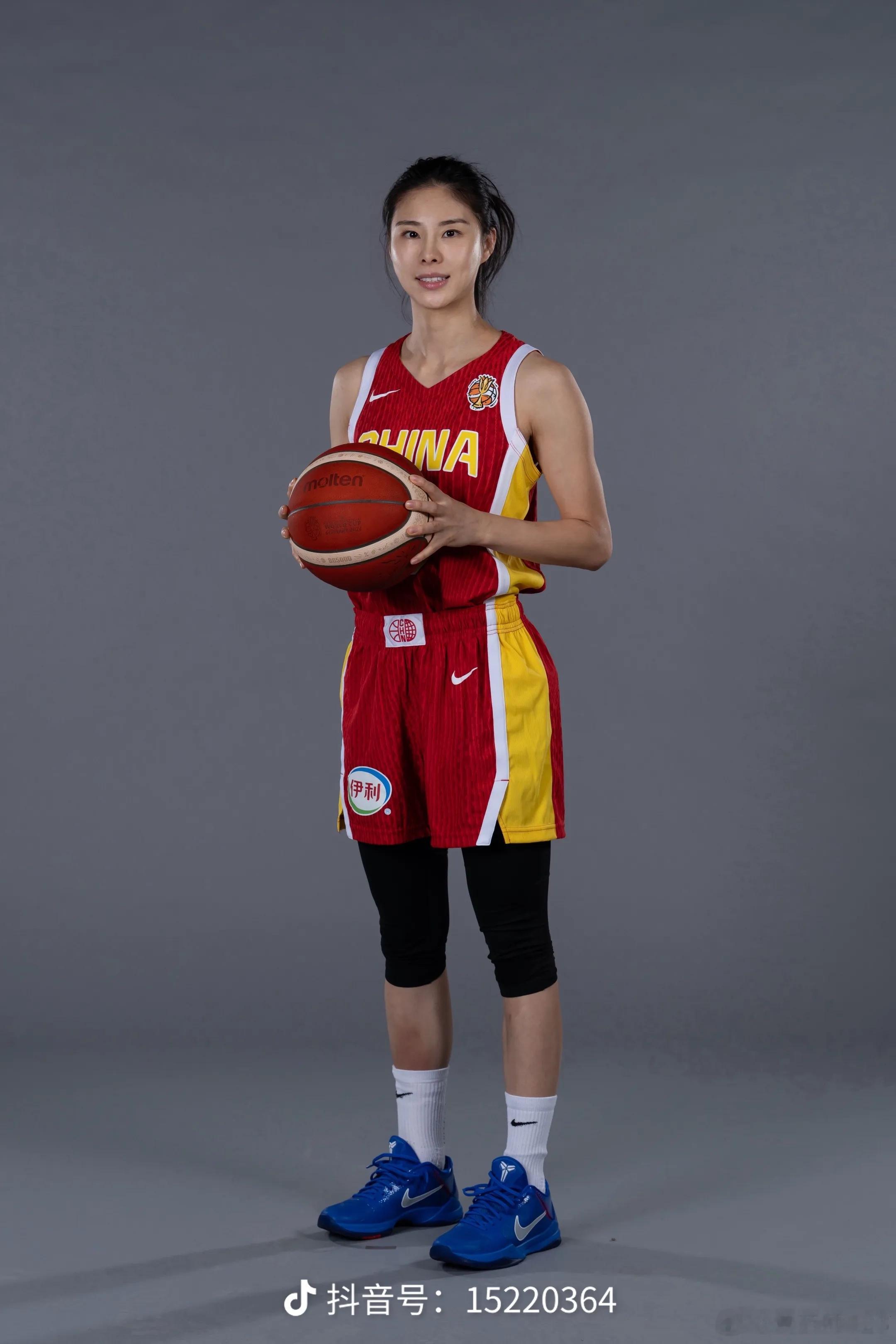 中国女篮的世界杯小组赛，今晚将迎来最重要的一战，对位捷克女篮是一场必须赢的比赛，