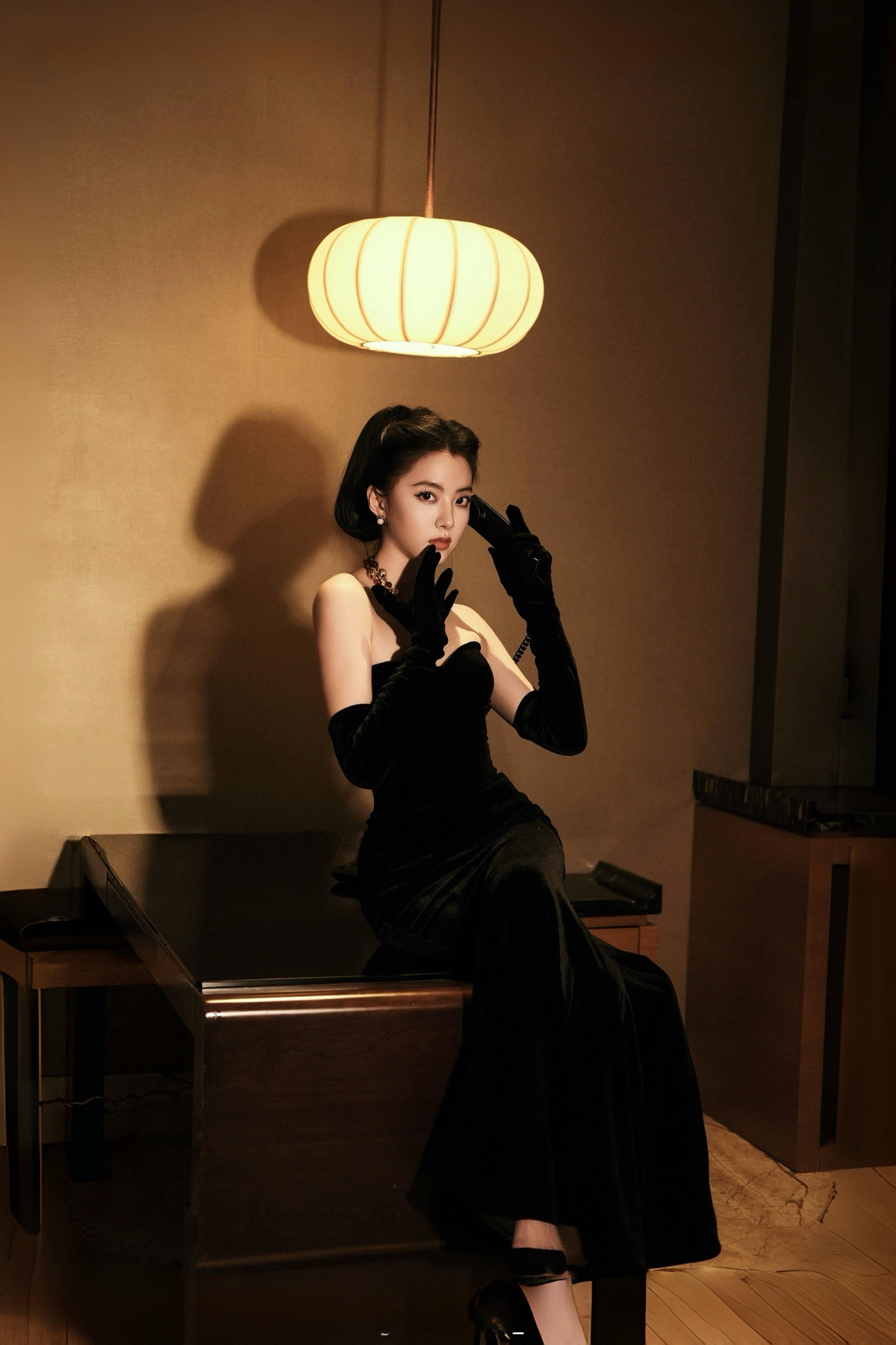 未来战士模式关闭，即刻变身猫系复古大小姐🎩腾讯视频星光大赏星光大赏出图