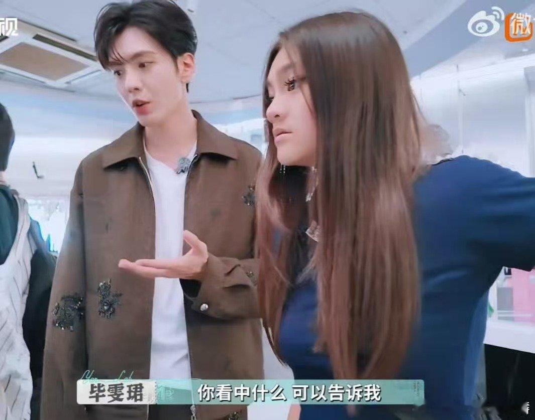 李佳琦[超话]进店一个李佳琦 出店七个李佳琦巴黎合伙人名场面巴黎合伙人 李佳琦这