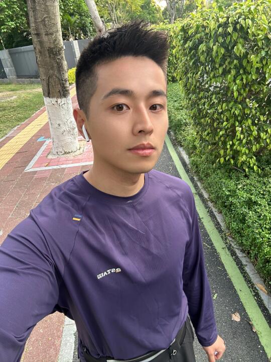 停跑了几天，今天先跑5公里顺一顺