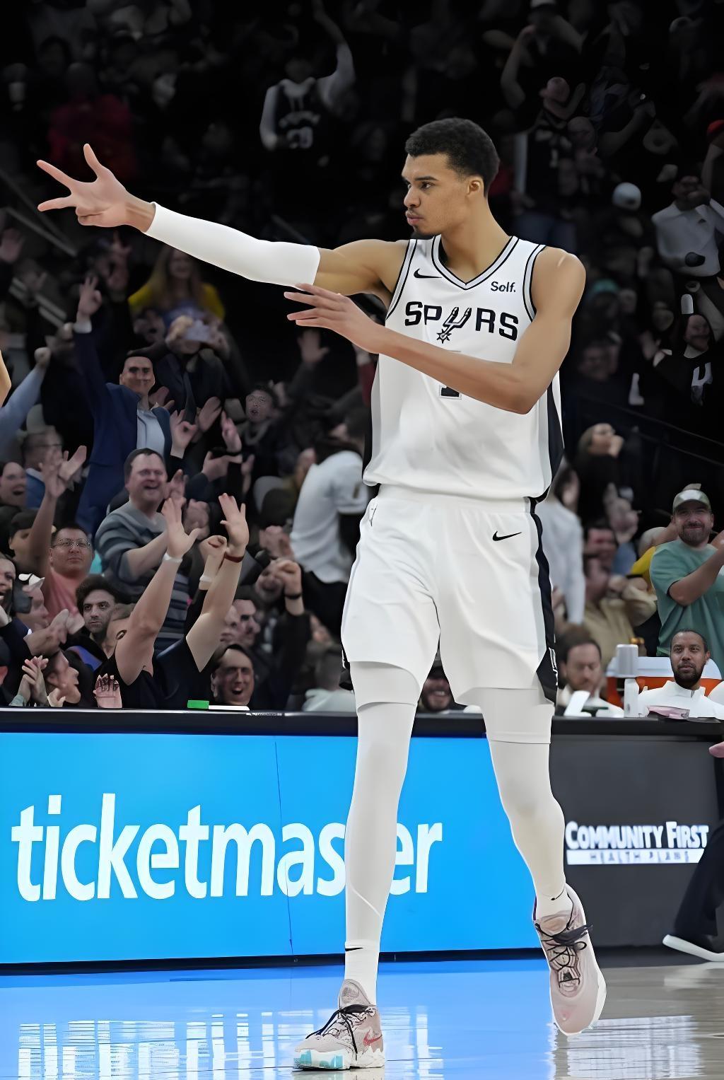 全明星救了NBA？别逗了！萧华的遮羞布被文班亚马一把扯下！

全明星周末刚在洛杉