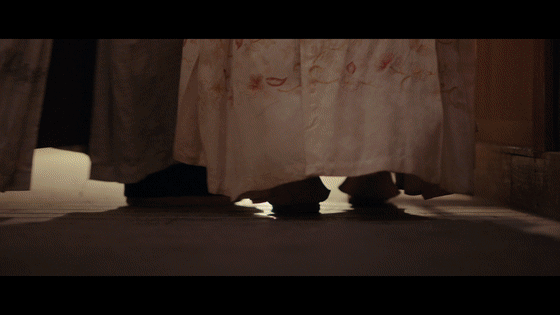 九重紫祖传滑跪抱  《九重紫》甜蜜来袭，曾导祖传滑跪抱点燃期待，窦昭宋墨甜蜜互动