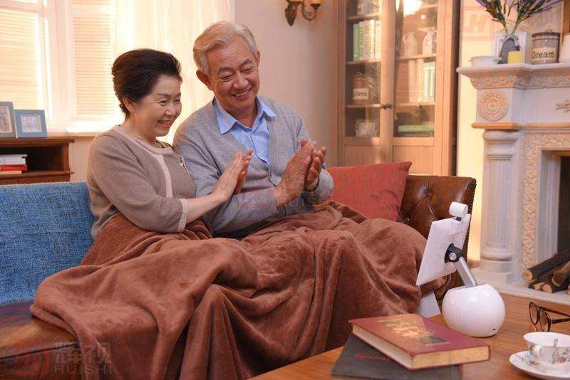 最靠谱的养老，不在养老院，也不靠保姆，就在隔壁邻居

真正体面的晚年，不是住豪宅