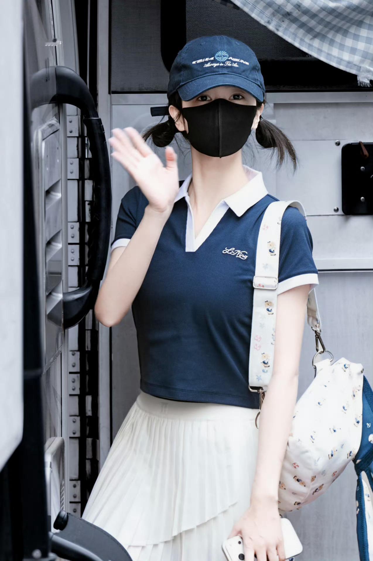 白梦妍的两个小啾啾  白鹿王韵娜 ​​​