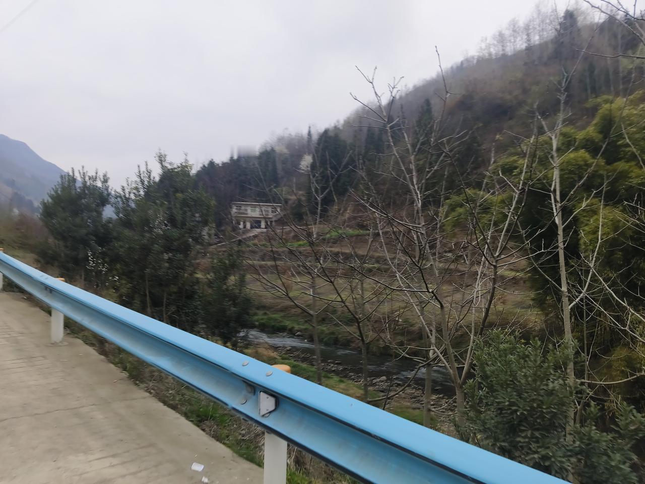 泽连斯基:我将延长战时状态90天
，不当总统没活路！