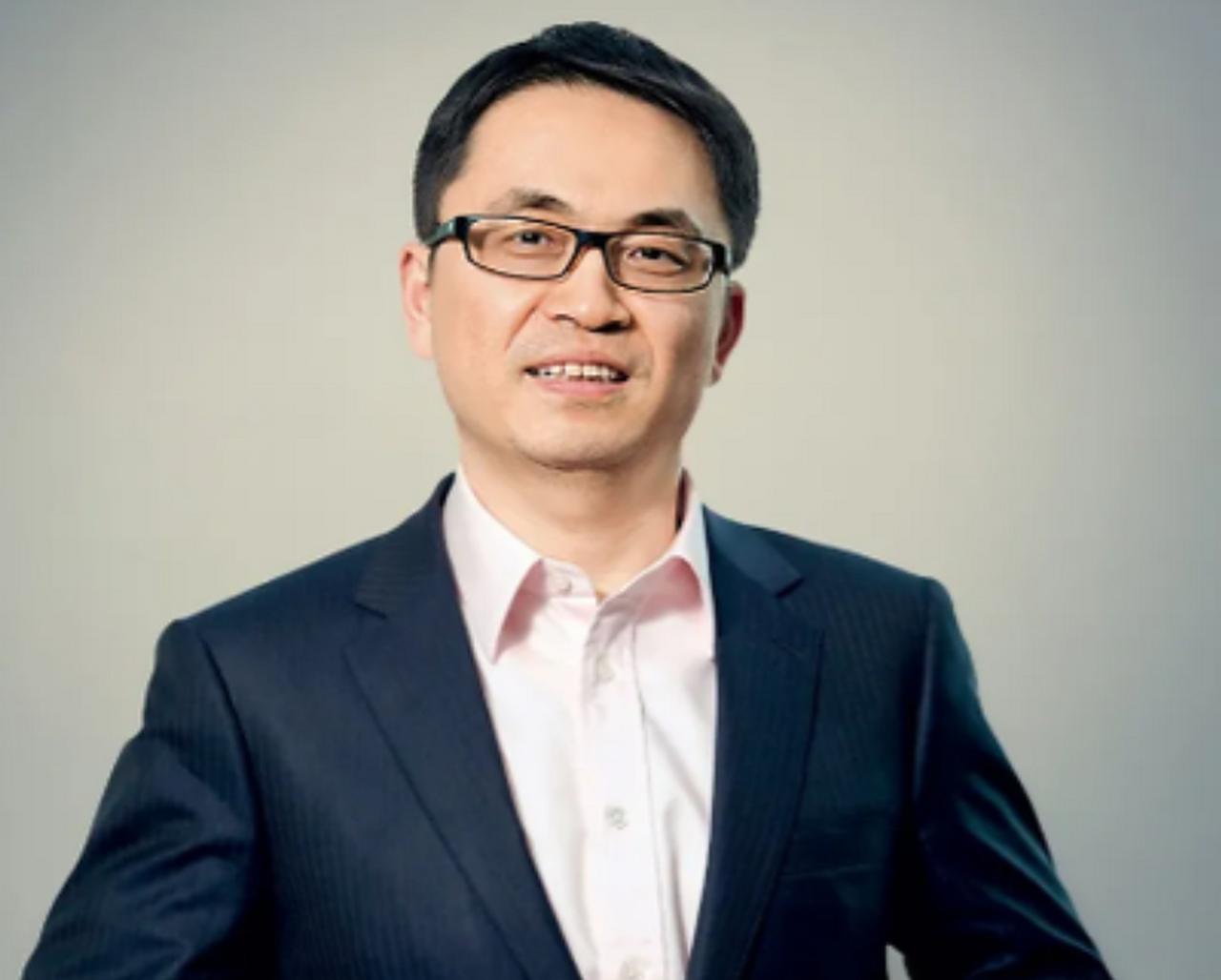 2010年，河南高考状元张磊向耶鲁大学捐了888万美元。7年后，他又给母校人民大