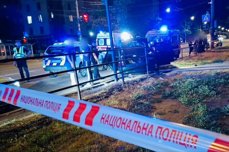 同一支军队，同一个兵团，同一辆车里。2026年6月30日晚，乌克兰南部城市尼古拉