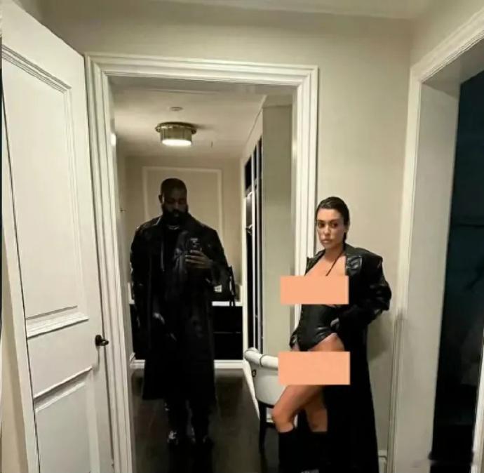 很好奇他这个老婆离婚后出街穿啥，终于能做回自己了 ​​​