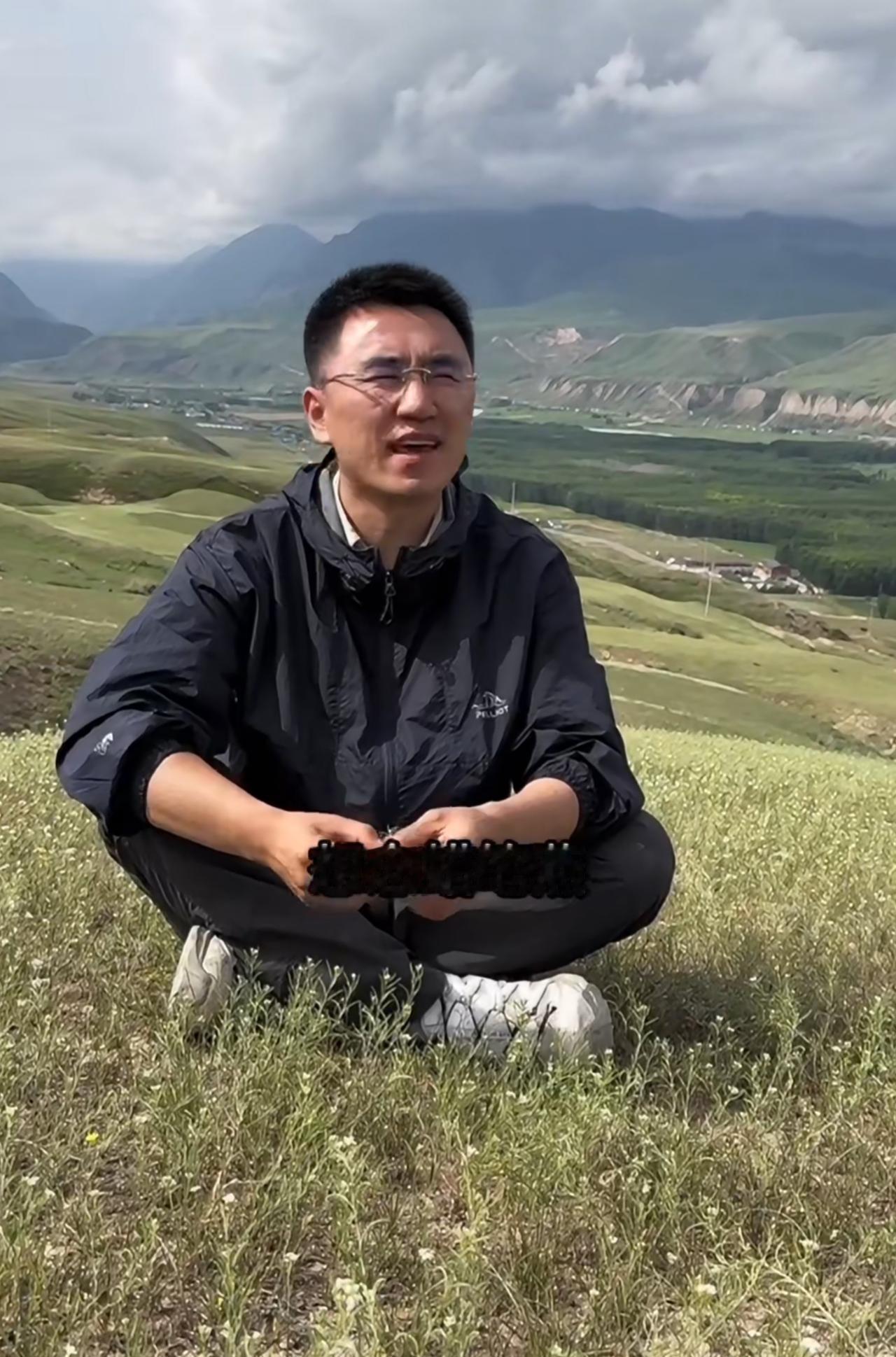 穆萨和蜡笔燕在三年之后再次相遇，这一次碰出了不同的火花。自从三年前穆萨和蜡笔燕一