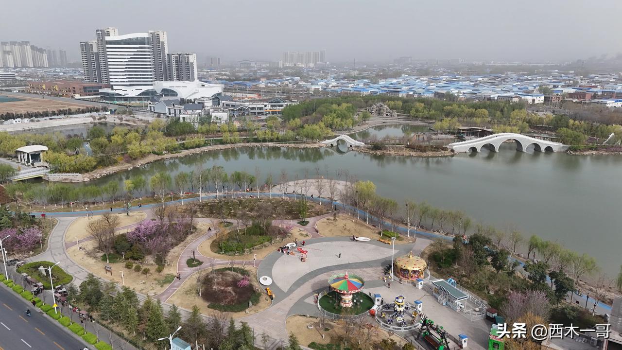 鸟瞰新乡定国湖