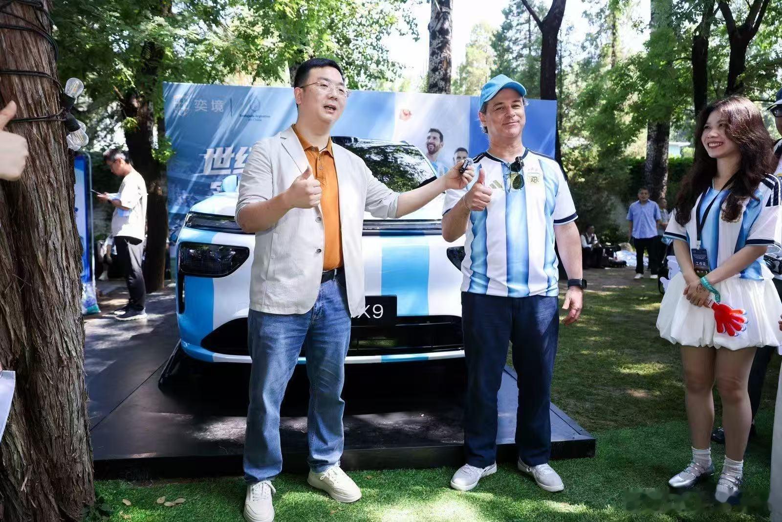 祝贺阿根廷世界杯首战大胜阿根廷3:0强势取胜 ，梅西帽子戏法引爆全场三次破门，登