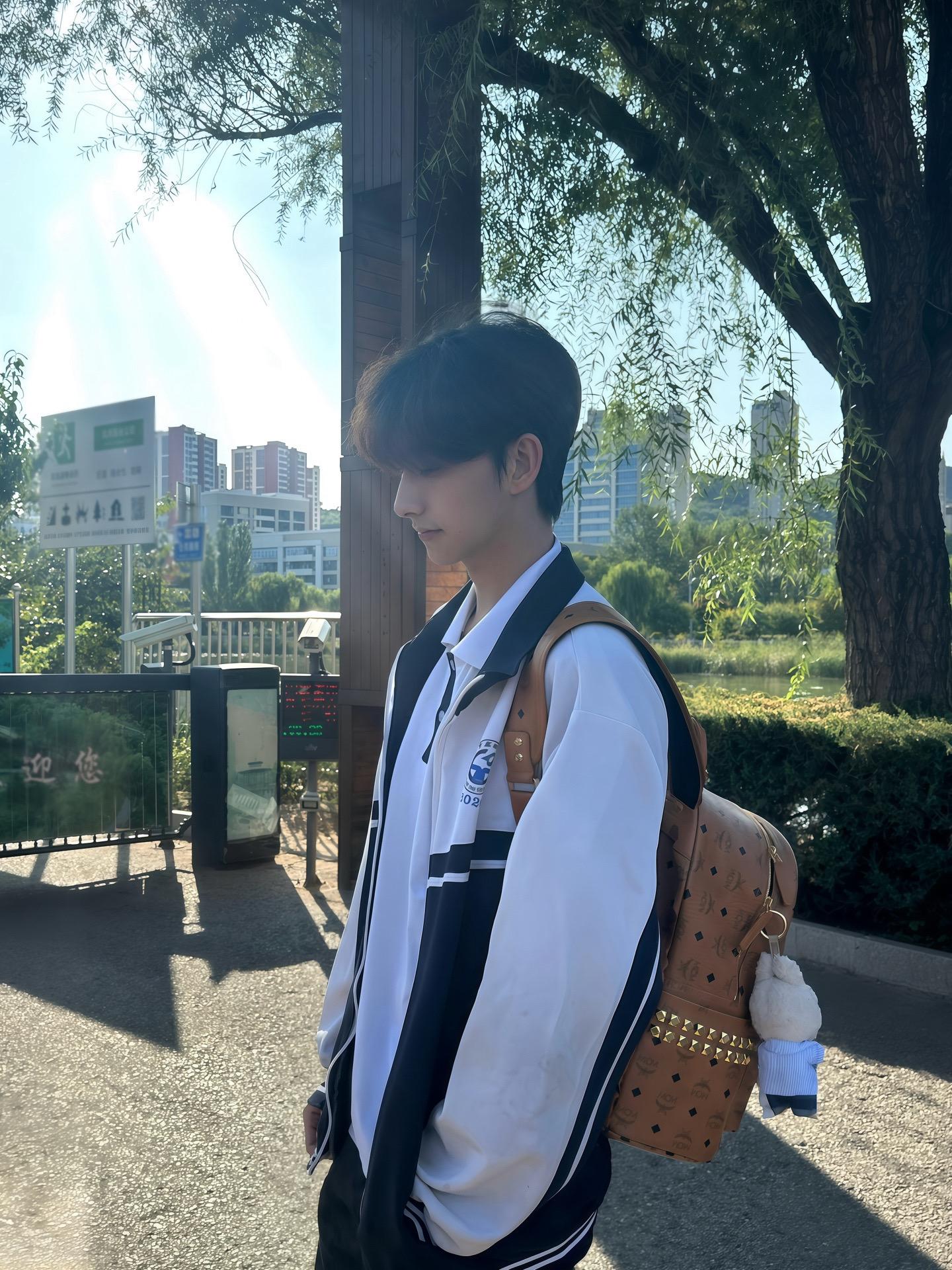 索性闭上了双眼 让想象任意改变