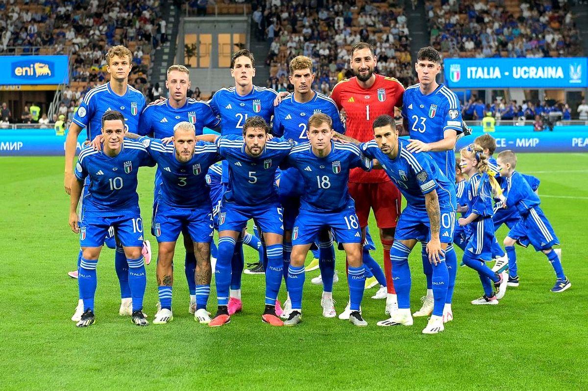 一句意大利球迷的话，太扎心了。

他说，10岁时梦想是看意大利拿世界杯冠军。现在