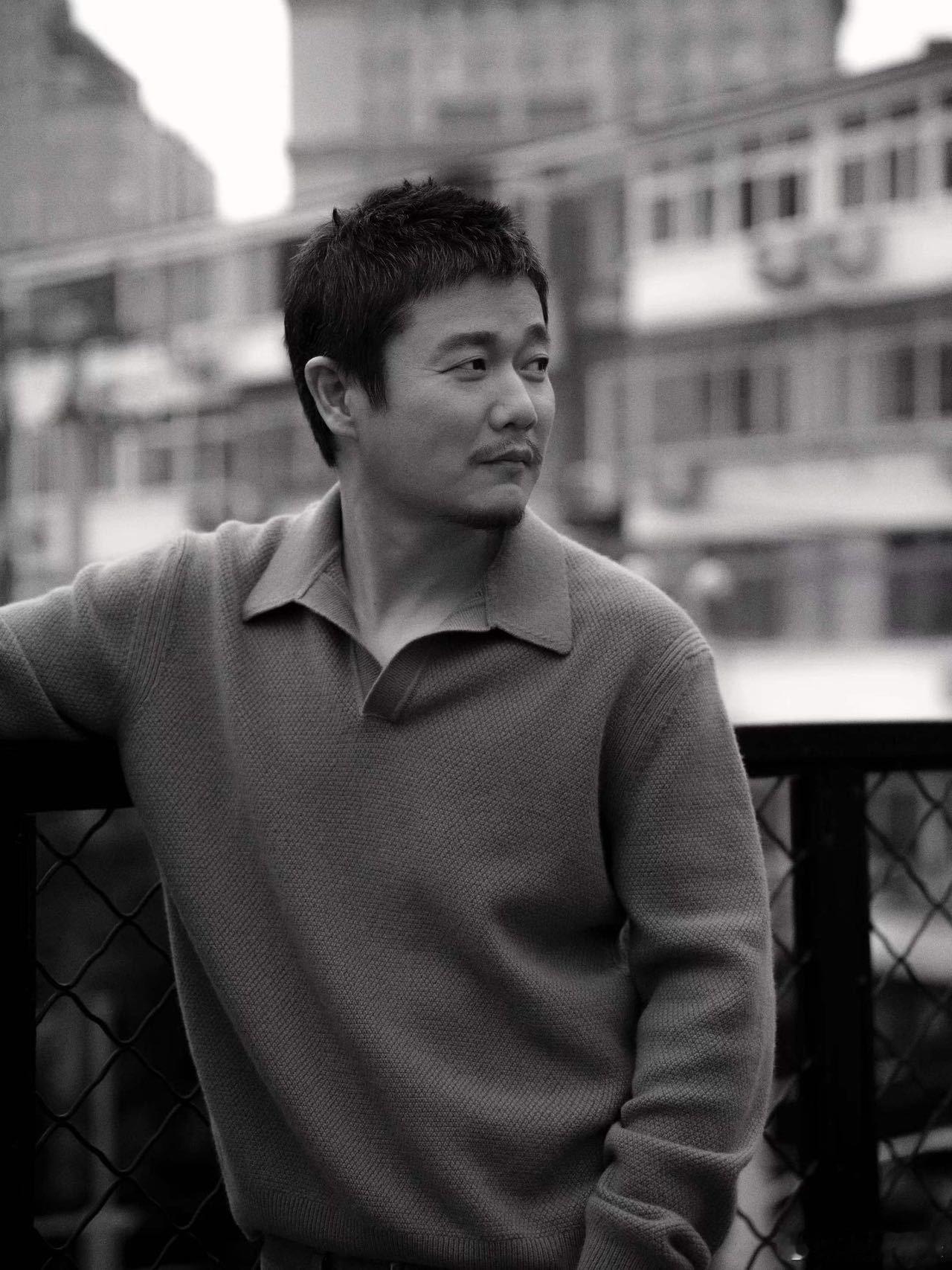 肖央 叔圈的座上宾 肖央喜剧有中式烟火气，又带苏志燮式成熟张力，《唐探》坤泰、《