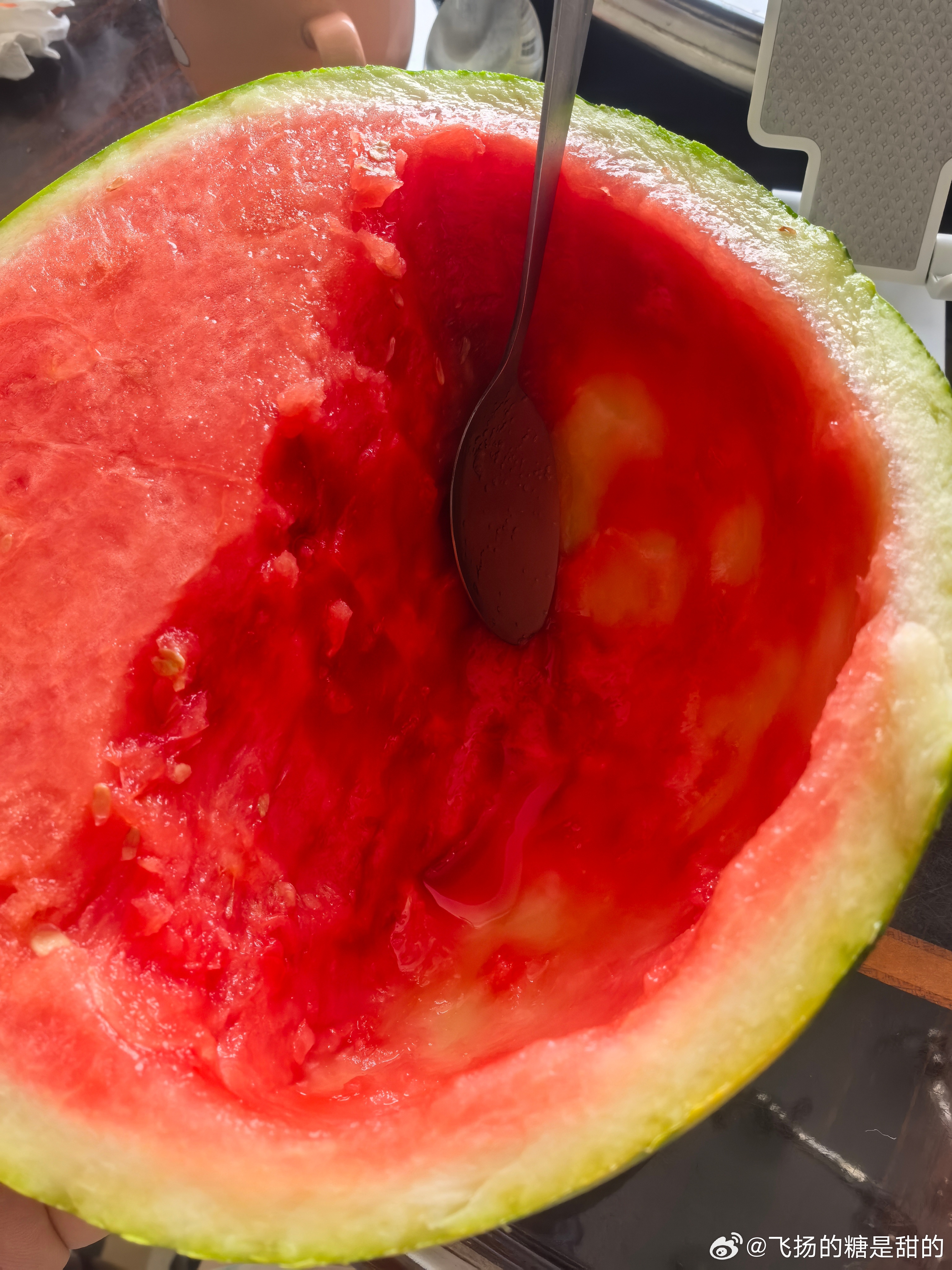 老二吃完的西瓜🍉，吃一半剩一半，哈哈哈哈哈 