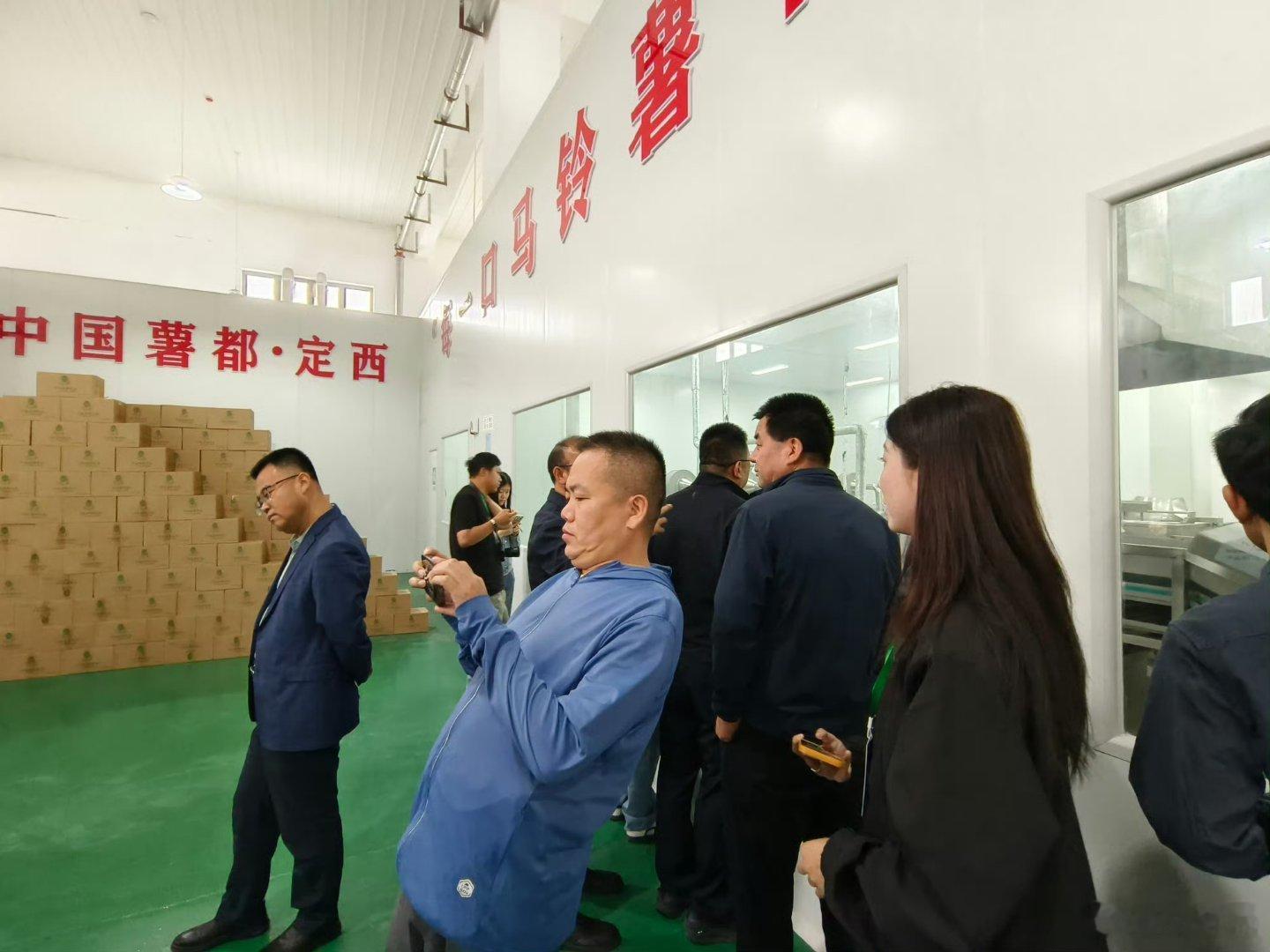 甘肃仁勤源达绿色薯业【智能洁净车间里的低碳实践】 走进甘肃仁勤源达的标准化生产车