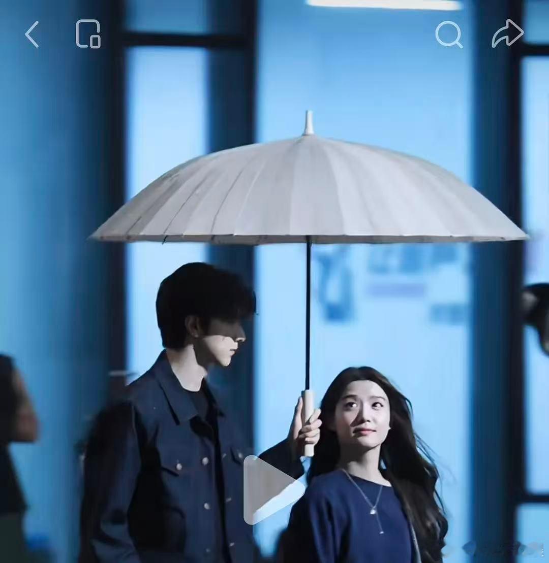 卢昱晓的颜值怎么是忽然好看又忽然非常普通的？ 