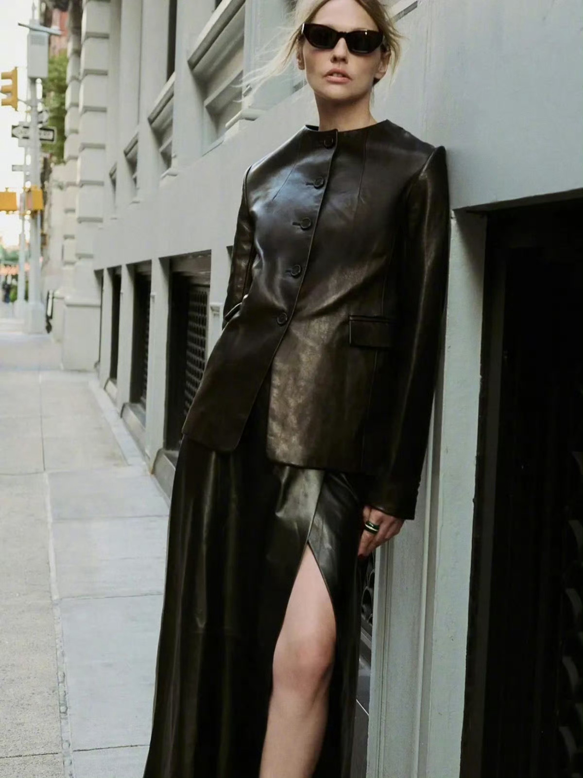 Porter Magazine 新期封面“莎兔”Sasha Pivovarova