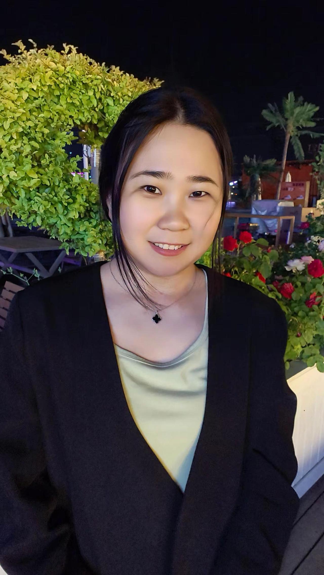 希望有个男孩子每天缠着我，每天问我在干嘛 吃了没，怎么还不睡，我不会嫌她烦，因为
