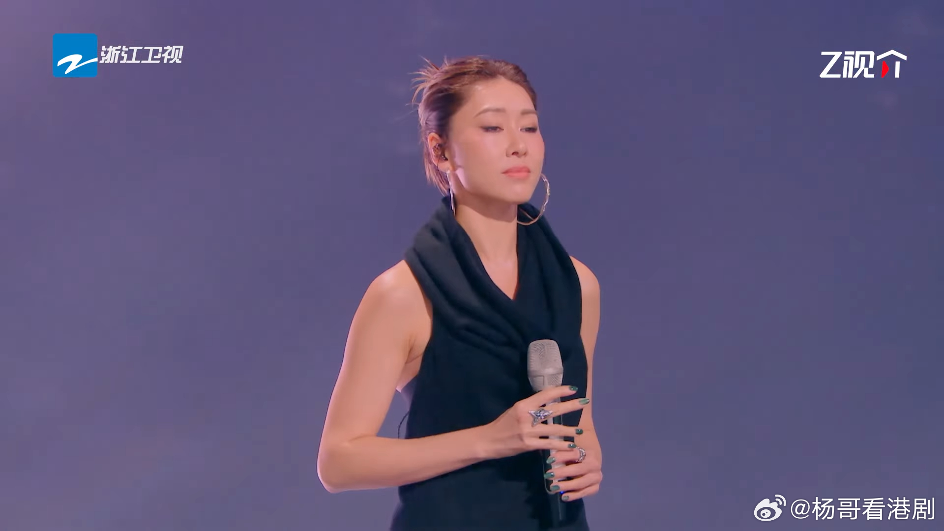 浙江卫视音乐竞演节目《有歌》第二季第九期正式播出，黎耀祥、吴卓羲、胡定欣三位前 