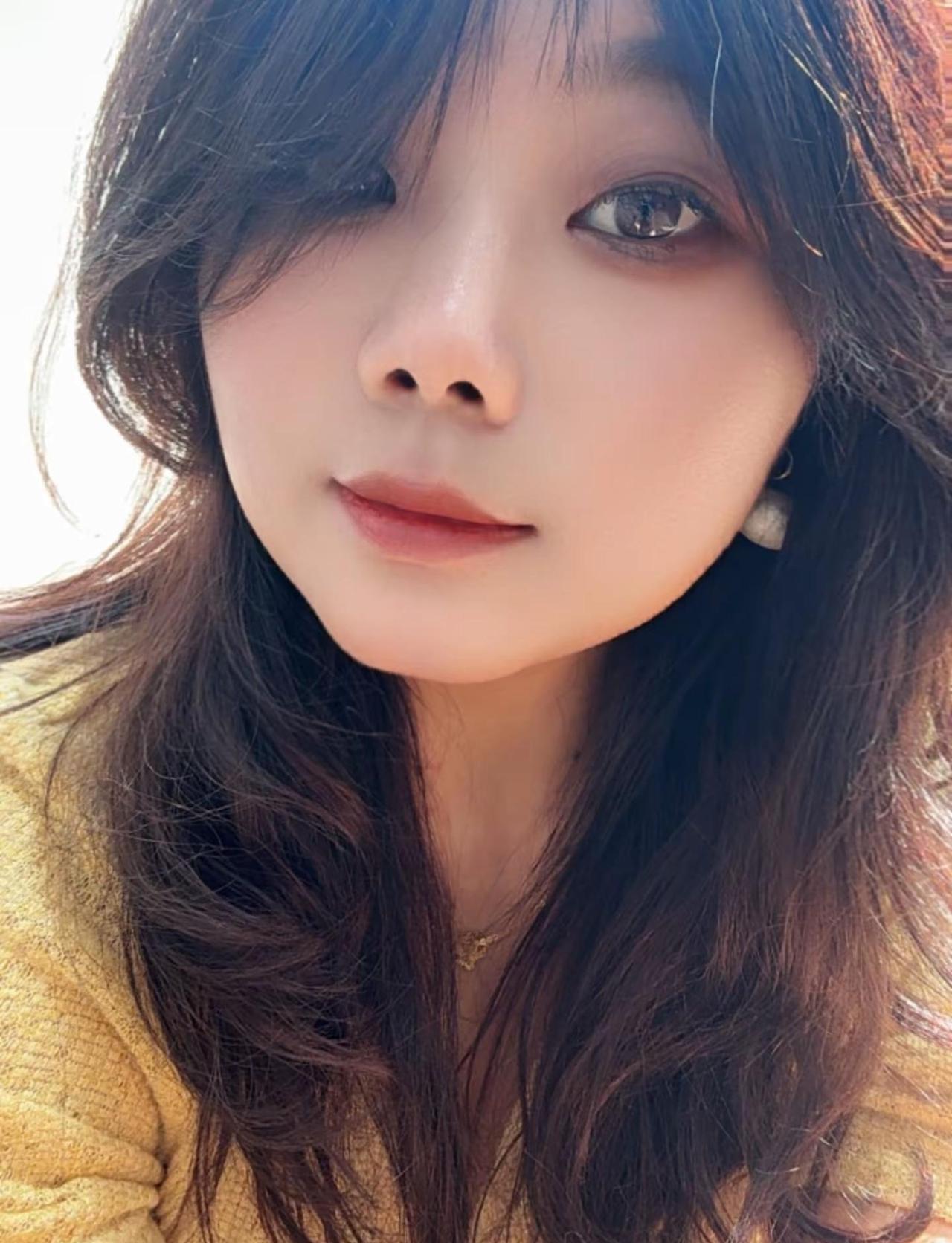 张爱玲说:克制不住的才叫爱，真正的爱从来都不是正常的，如果一个人时时刻刻，保持 