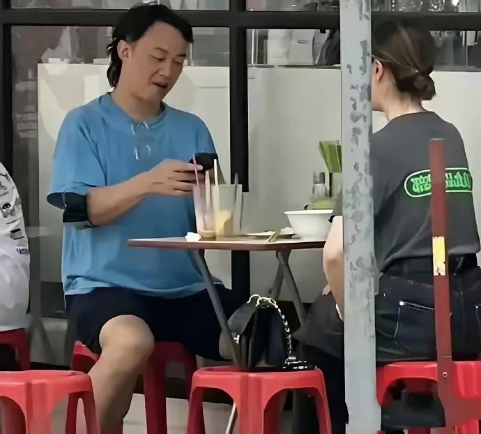 为什么香港的明星从来不把自己当明星，出行都是自己前往，是他们雇不起保镖跟保安吗？