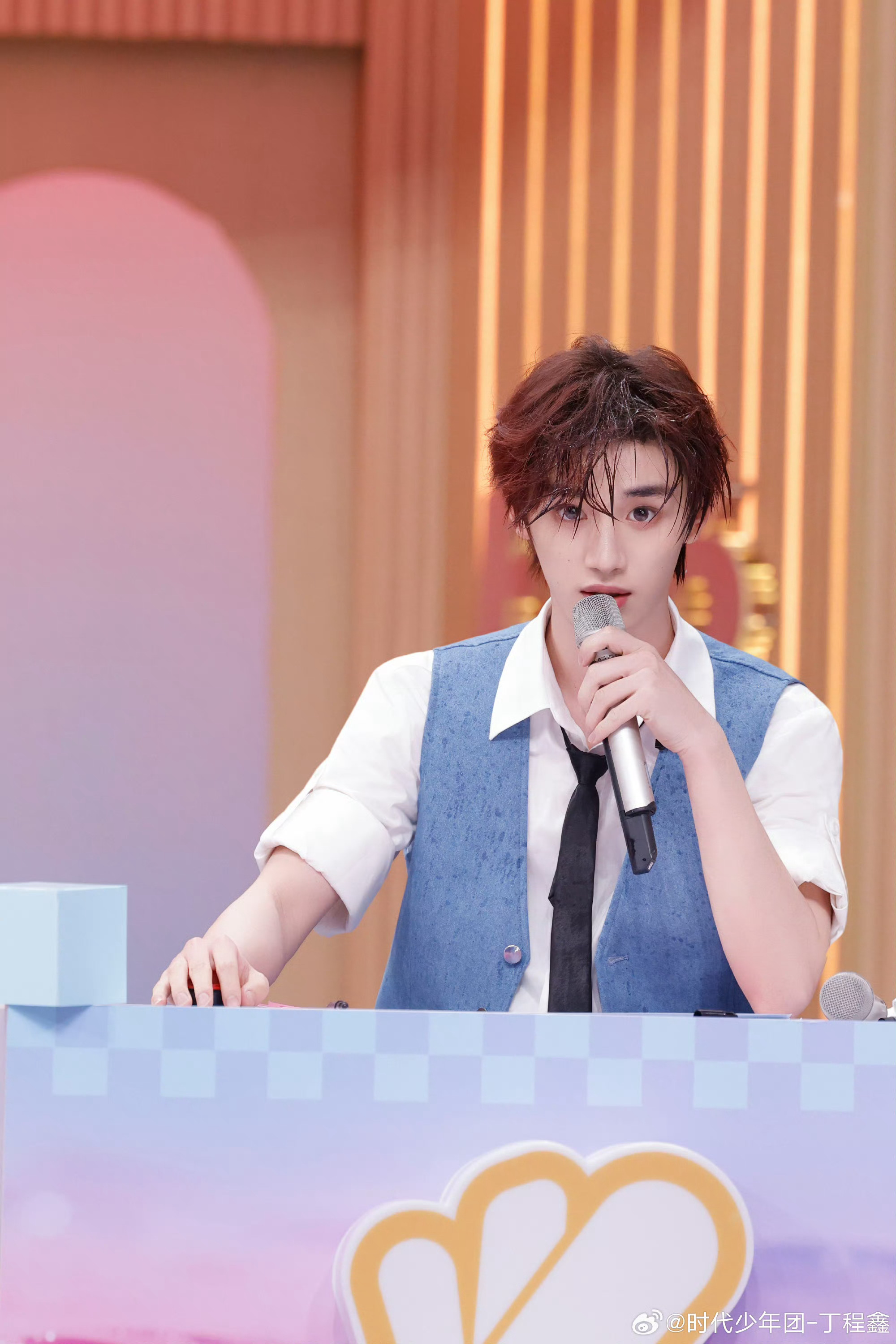 丁程鑫我有一位认识了很久的知己你好星期六 丁程鑫认识的很久的知己是谁啊，好难猜啊