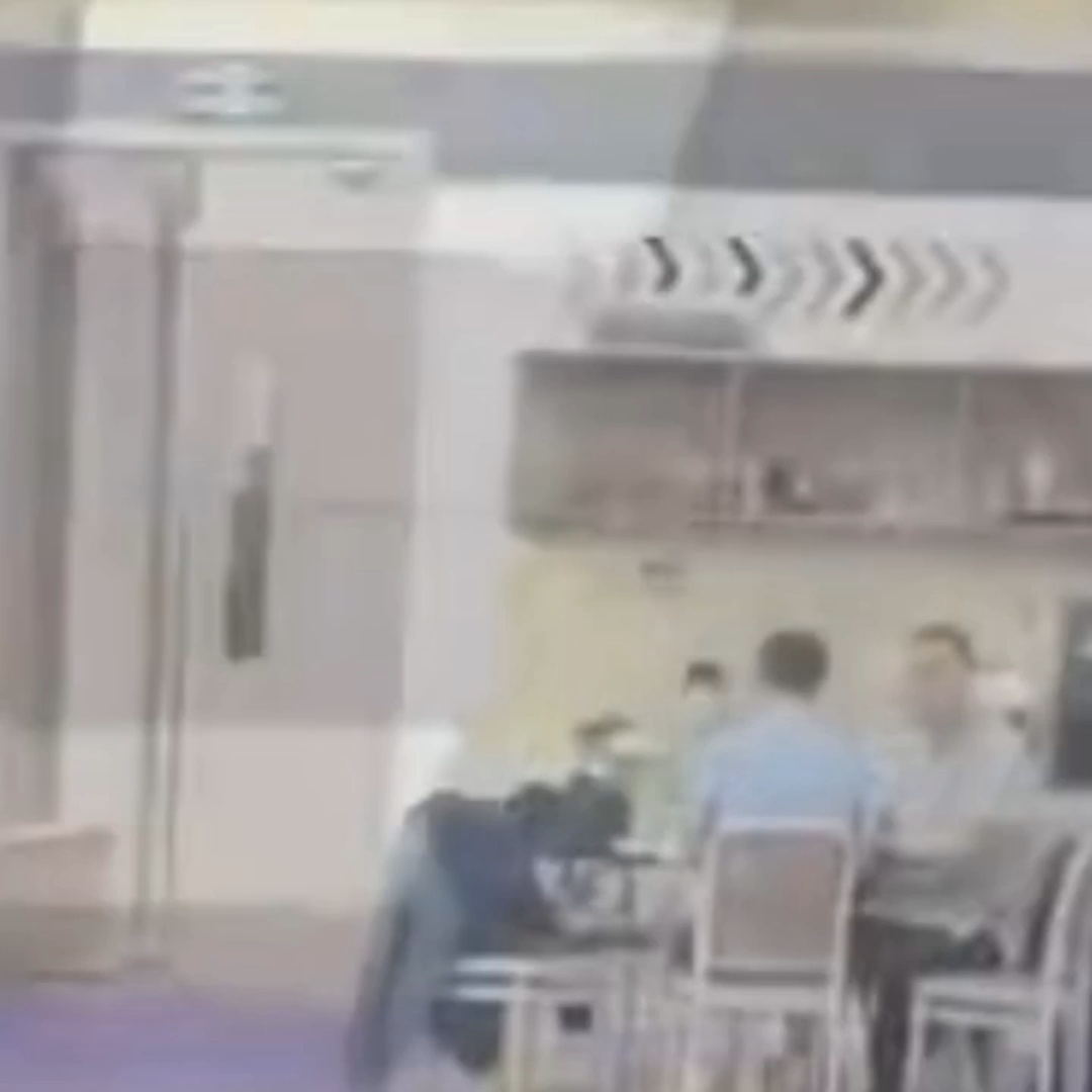 这背影应该也是 