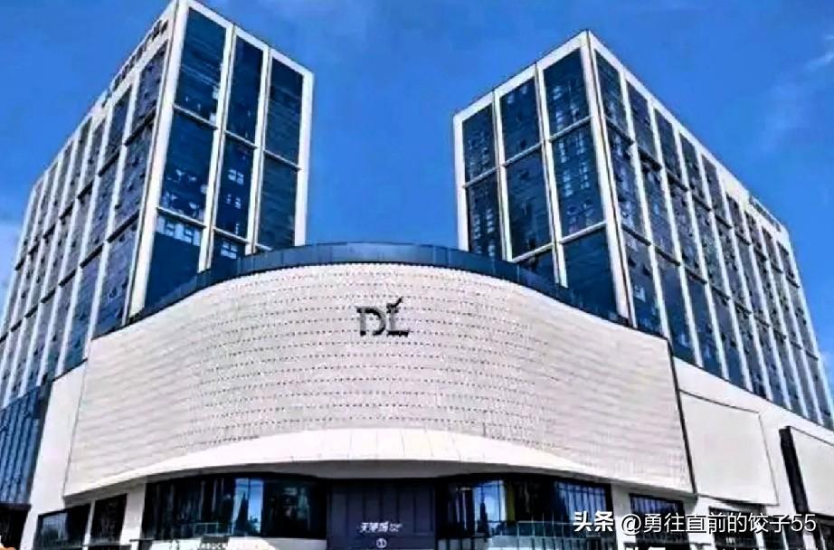 郑州的胖东来在省城开了个超级大店，胖东来这几年发展很快，开店也很积极。不同于许昌