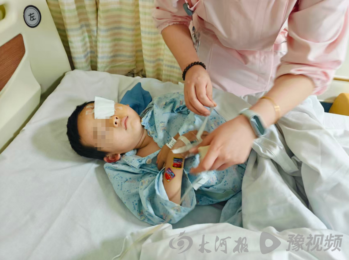 幼儿园被戳伤眼睛男童妈妈最新发声：希望看到监控，明确责任