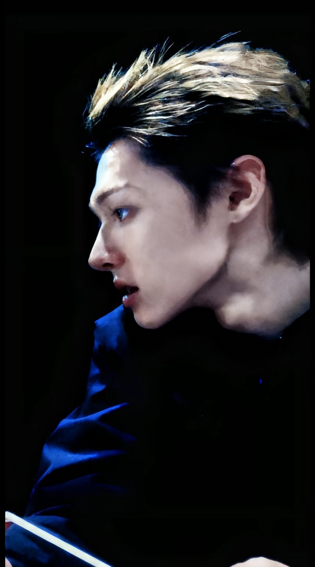 【马丁】看直播时截图修复了一帧 像是会出现在古希腊神话中的骨相cr.正常人