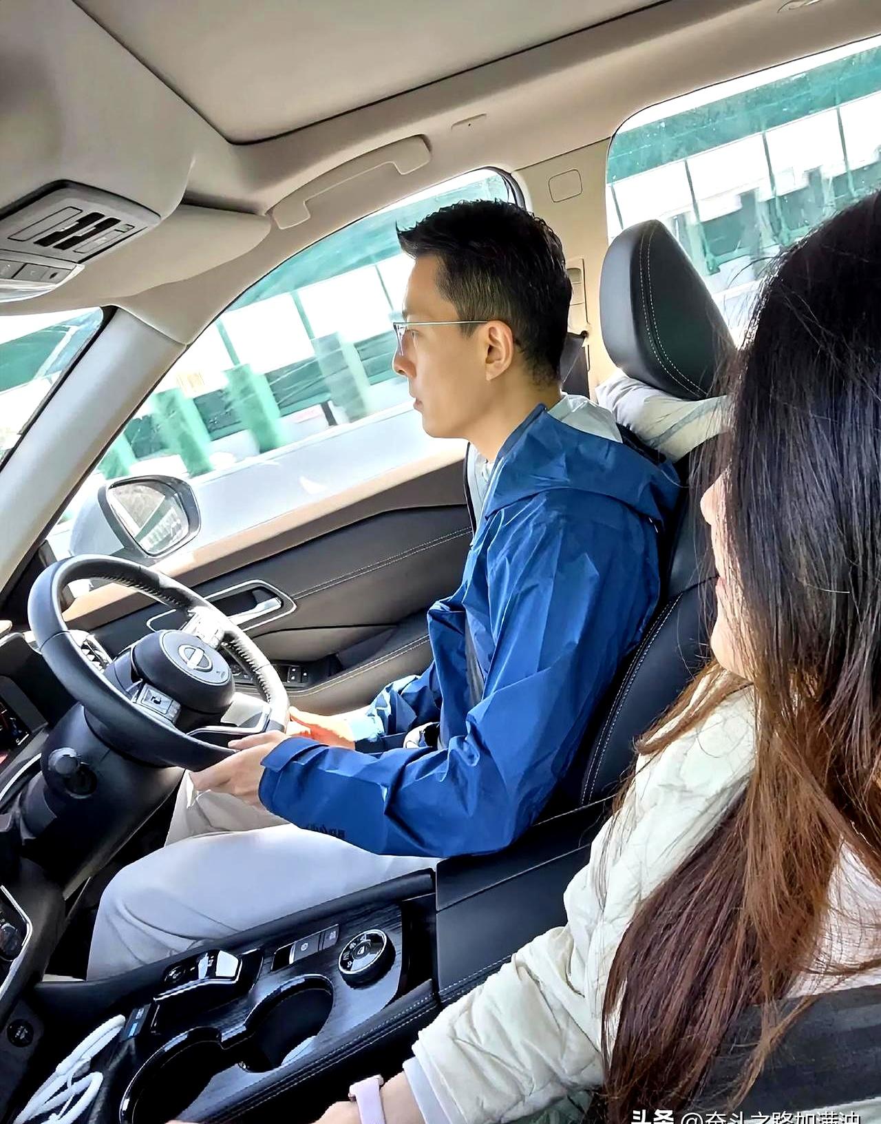 楼上新来的单身女邻居天天蹭我老公车上下班，还说要给他加油，这事儿你能忍吗？
说实