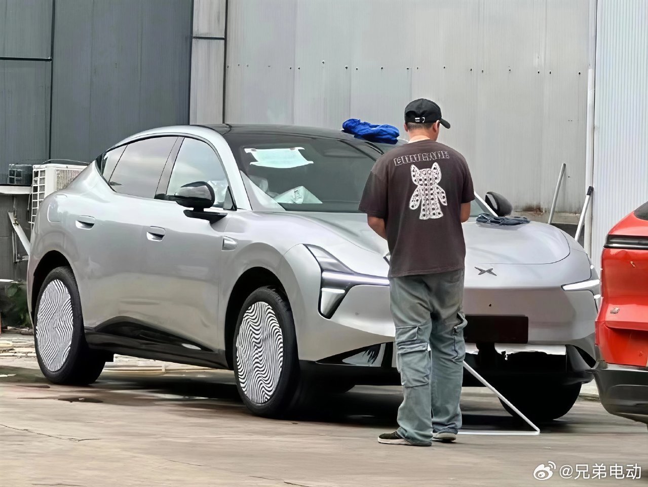 小鹏MONA SUV要来了，锁定爆款。兄弟电动