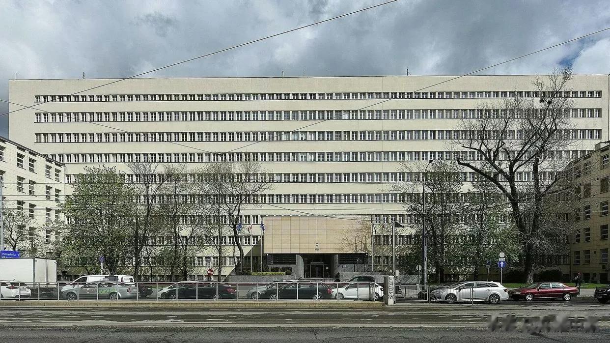 波兰国防部宣布因白俄直升机越界事件增加波白边境军力

来源:俄罗斯卫星通讯社

