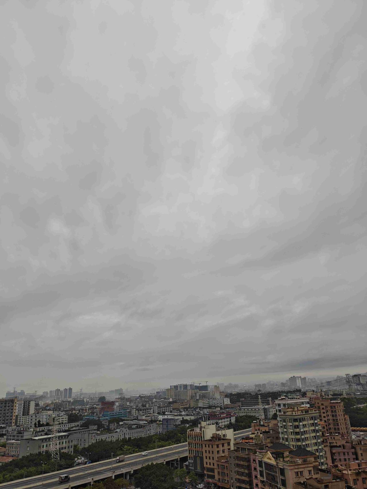 我的今日状态：😁轻松愉快
我这里的天气：🌧下雨深圳今日有中雨，气温24度到2