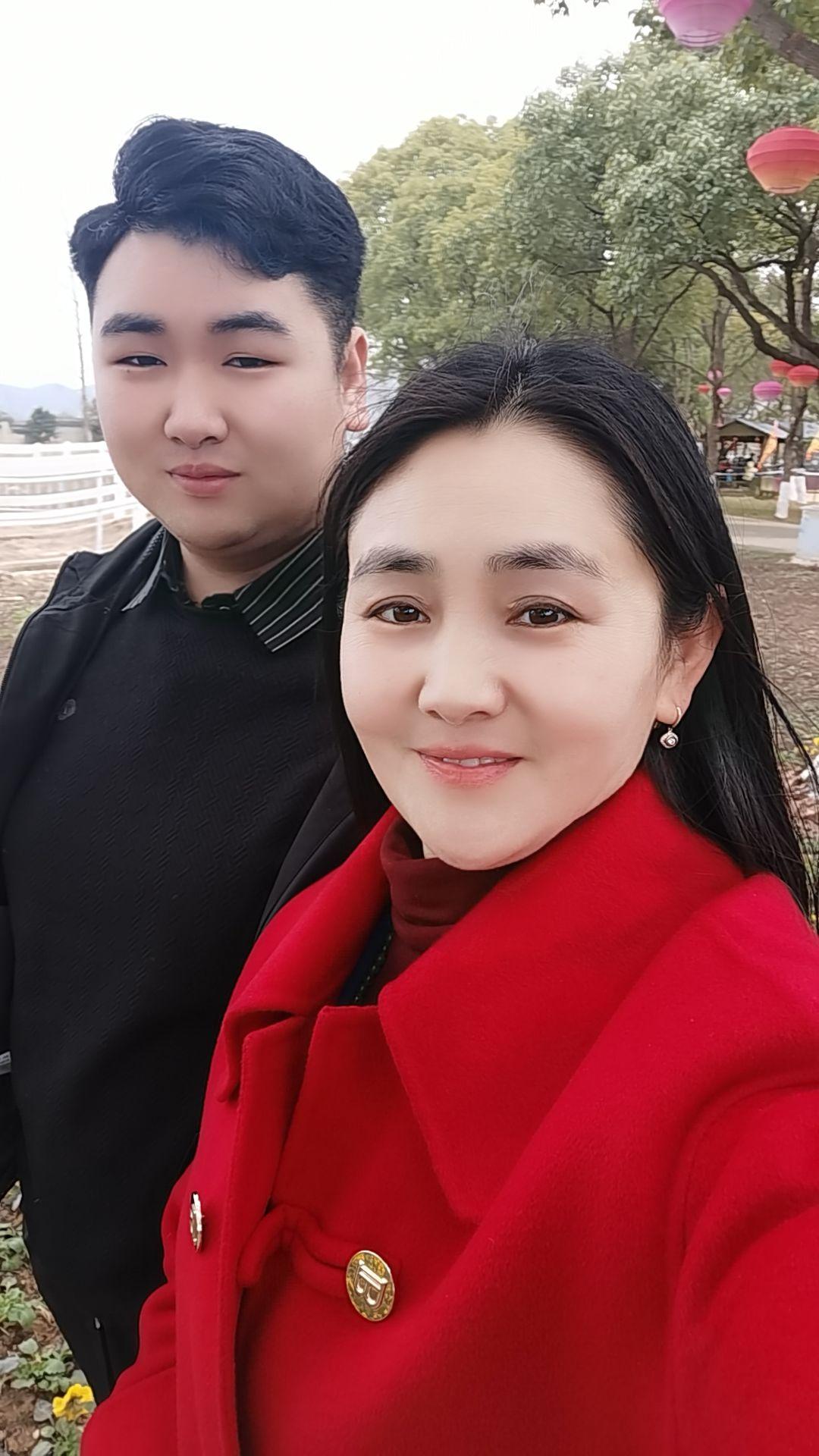 今天是个好日子 我的阳光男孩 这就是上天赐给我最好的礼物 我的满眼里都...